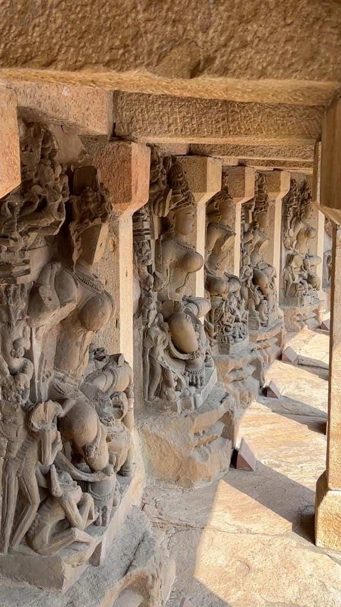 TEMPLO DE 81 YOGUINIS DE BHERAGAT